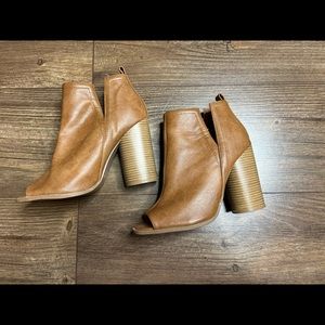 DAINTY HOOLIGAN OPEN TOE BOOTIES